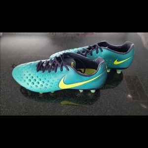 Nike Magistrate Opus Soccer Cleats